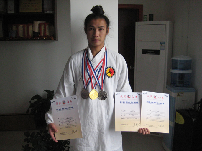 武术健儿—袁怀亮在第五届世界传统武术锦标赛中获奖